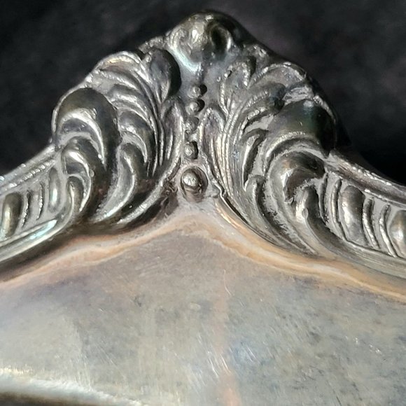 Vtg Poole Old English Silverplate Centerpiece Shell Bowl /Serving Bowl w/Gadroon - Picture 4 of 8
